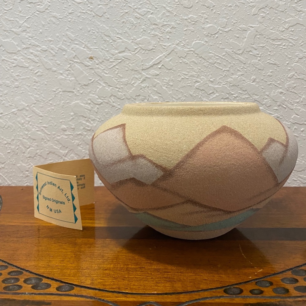 Navajo Indian‎ Sand Art Vase, Signed originals, Made in USA